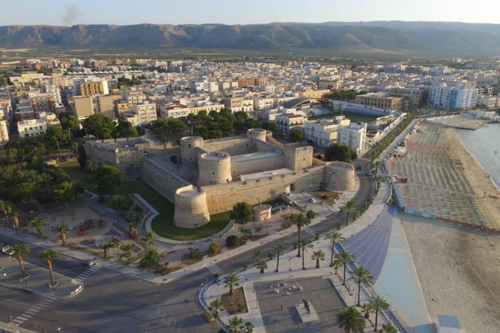 Vila Domus Elegans In Centro Manfredonia Exteriér fotografie